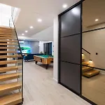Royal Hill With Pool Villa