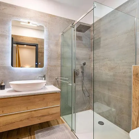 Royal Hill With Pool