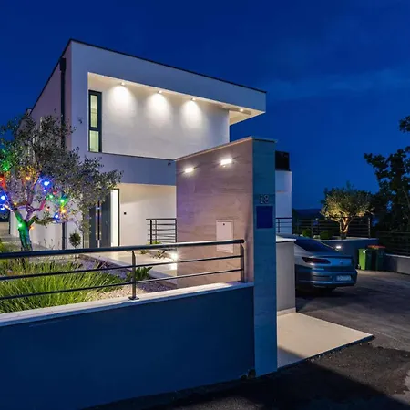 Royal Hill With Pool