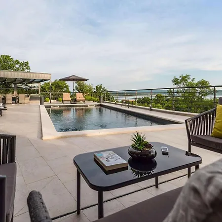 Royal Hill With Pool Villa Maslenica