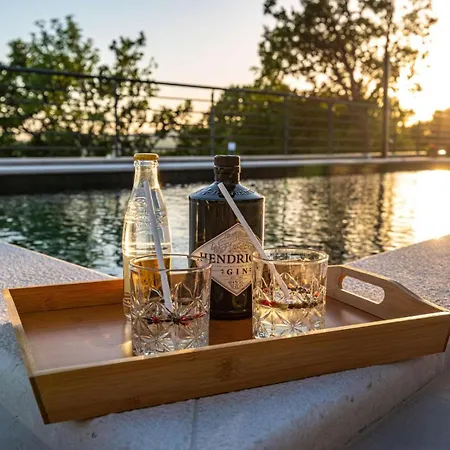 Royal Hill With Pool