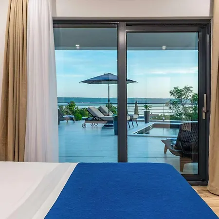 Royal Hill With Pool Villa