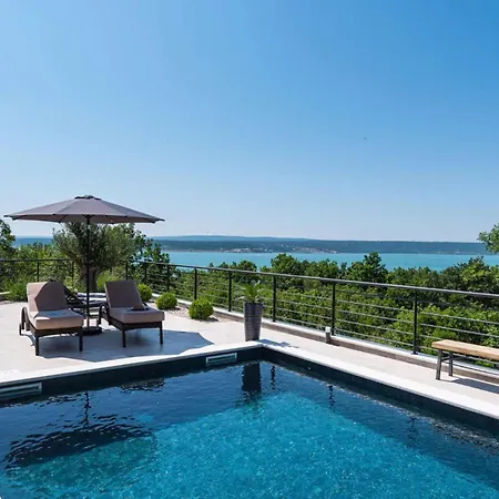 Villa Royal Hill With Pool *