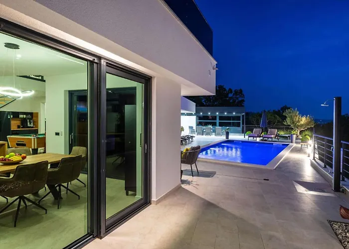 Royal Hill With Pool *