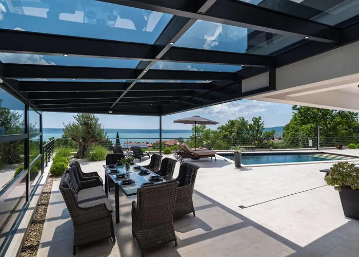 Royal Hill With Pool Vila Maslenica