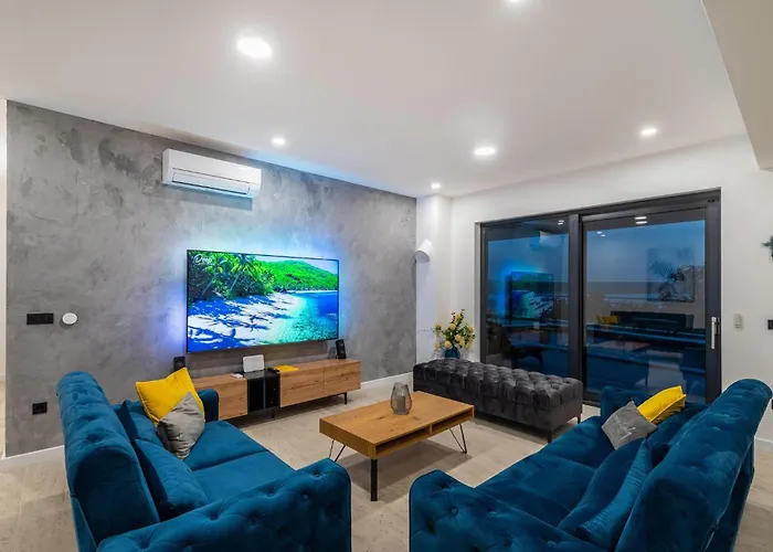 Royal Hill With Pool * Maslenica