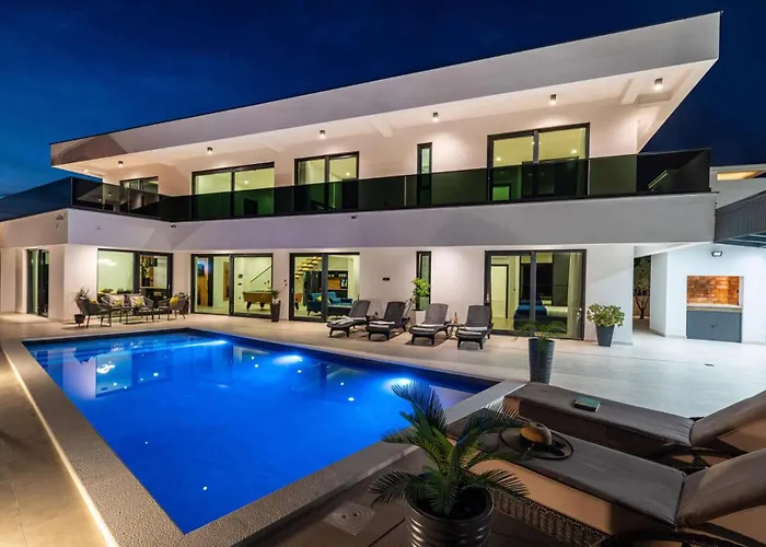 Royal Hill With Pool * Maslenica