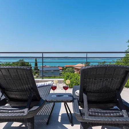 Villa Royal Hill With Pool Maslenica