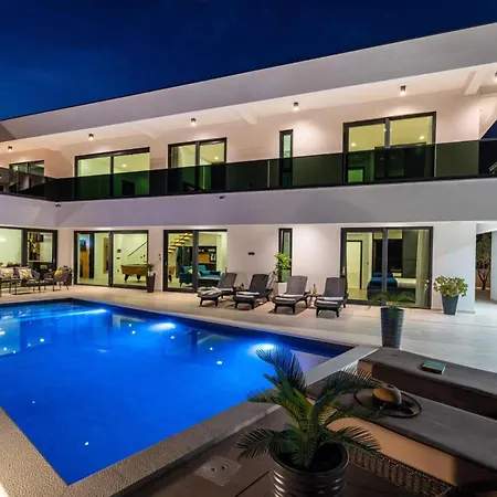 Royal Hill With Pool * Maslenica