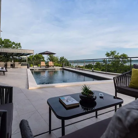 Royal Hill With Pool