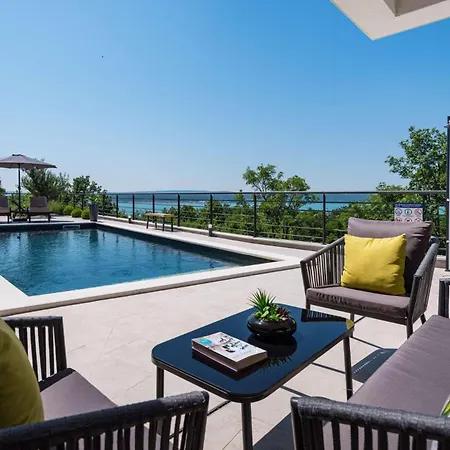 Royal Hill With Pool Villa Maslenica