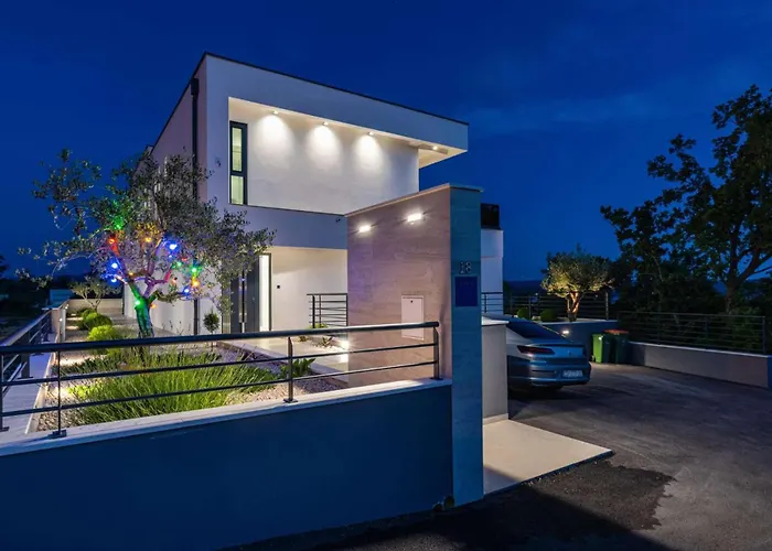 Royal Hill With Pool