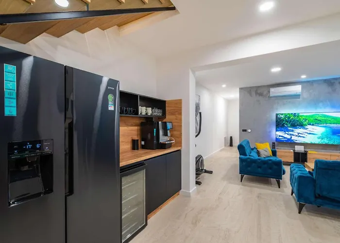 Royal Hill With Pool 빌라